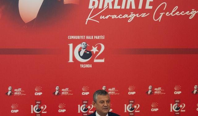 CHP Genel Başkanı Özel, partisinin kuruluş haftası dolayısıyla basın toplantısı düzenledi: