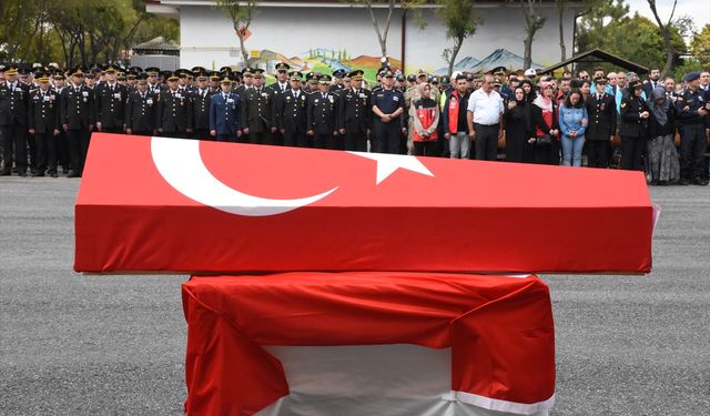 GÜNCELLEME 2 - Aksaray'da trafik kazasında 2 asker şehit oldu, 1 kişi öldü