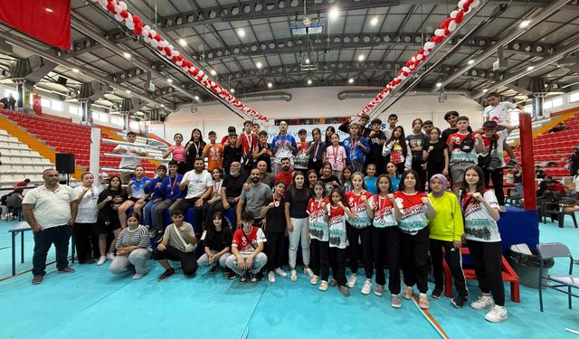 Kayseri Muaythai Çocuklar Takımı, Kars'tan 35 madalyayla döndü
