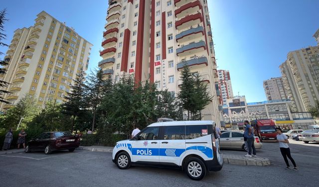 Kayseri'de apartman görevlisi tartıştığı kişi tarafından bıçaklandı
