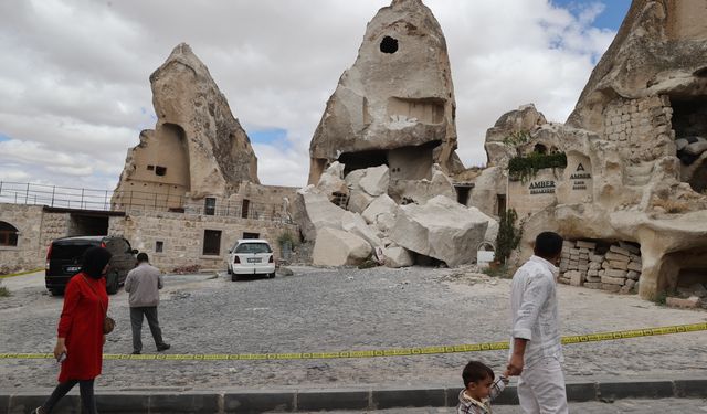 Nevşehir'de peribacasının bir bölümü çöktü