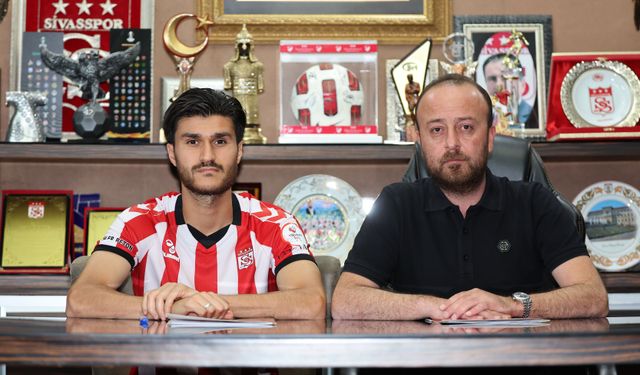 Sivasspor, Yusuf Cihat Çelik'i transfer etti