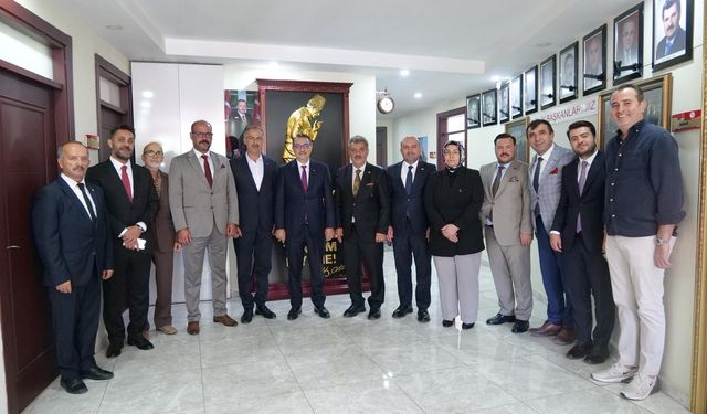 TBMM Yapay Zeka Araştırma Komisyonu Başkanı Dönmez'den, Esnaf ve Sanatkarlar Odaları Birliğine ziyaret