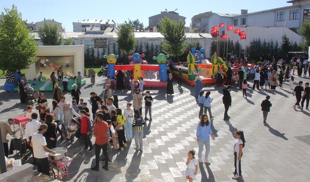 Zara'da çocuk şenliği düzenlendi