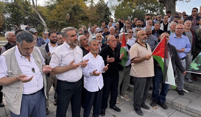 Aksaray'da İsrail'in Küresel Sumud Filosu'na saldırısı protesto edildi