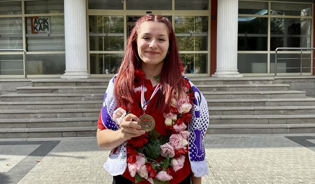 Avrupa şampiyonu milli boksör Yılmaz, Kırşehir'de coşkuyla karşılandı