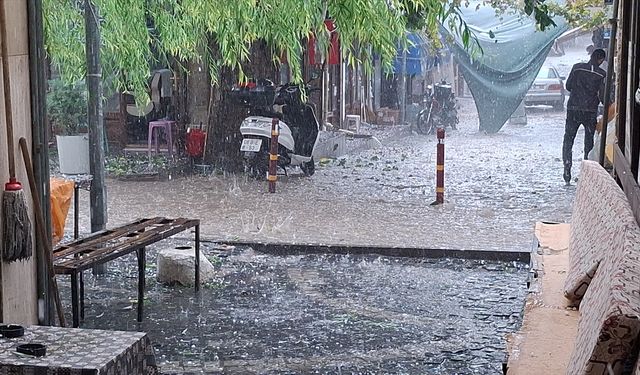 Beypazarı ilçesinde sağanak ve dolu etkili oldu