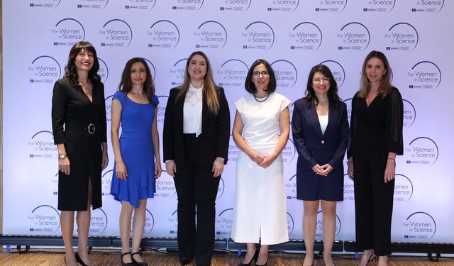 'Bilim Kadınları İçin' programından 4 akademisyene ödül