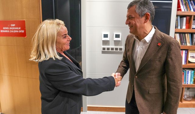 CHP Genel Başkanı Özel, Denktaş ailesi ile bir araya geldi