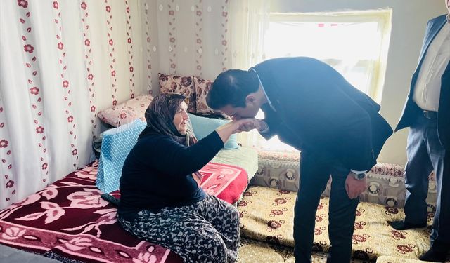 Eskil Kaymakamı Uzar'dan Dünya Yaşlılar Günü ziyaretleri