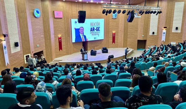 KAEÜ Rektörü Karahocagil, üniversitedeki AR-GE gönüllüleriyle buluştu