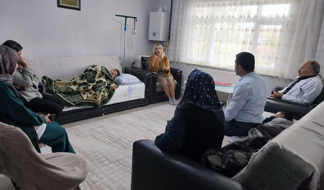 Karakeçili'de hastalar evlerinde ziyaret edilerek tedavileri yapılıyor