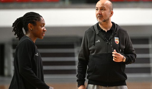 Kayseri Basketbol Başantrenörü Emre Özsarı, takımın sergilediği oyundan memnun