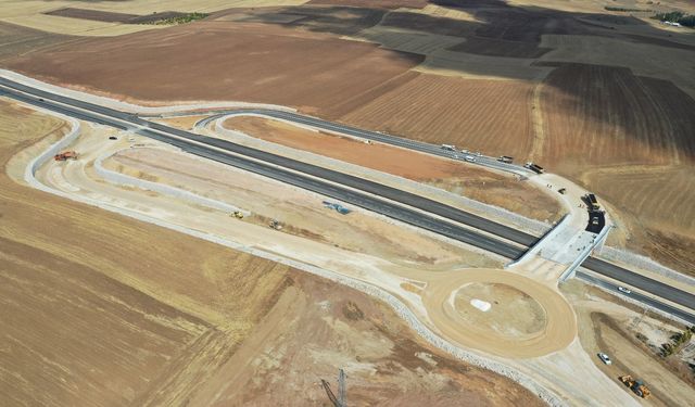 Kırşehir Kaman'a 2,7 milyar liralık kara yolu yatırımı