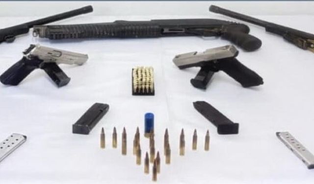 Kırşehir'de bir ikamette 3 tüfek 2 tabanca, 69 fişek ele geçirildi
