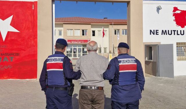 Kırşehir'de jandarma, 3 firari hükümlüyü yakaladı