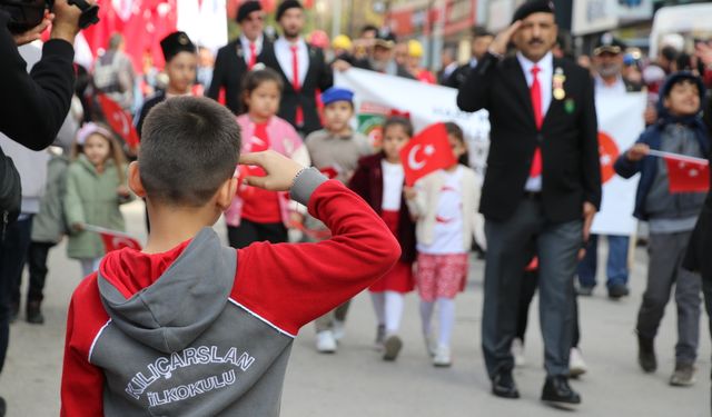 Konya ve çevre illerde Cumhuriyet'in 102. yıl dönümü kutlanıyor