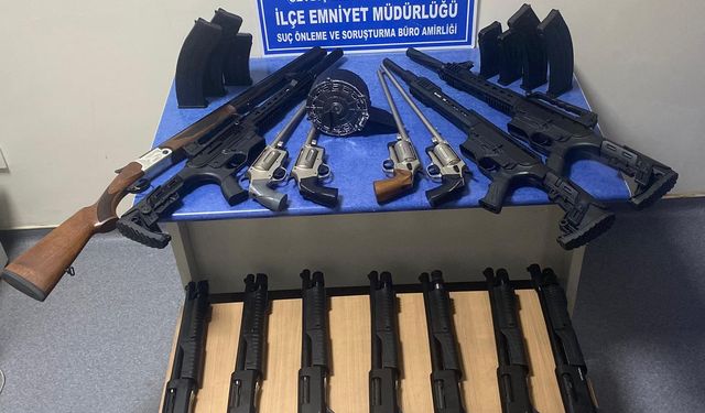 Konya'da araçta ruhsatsız silah ele geçirilmesiyle ilgili yakalanan şüpheli tutuklandı