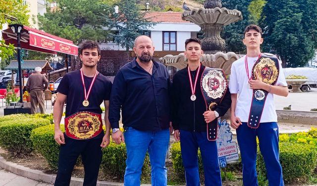 Nallıhanlı sporcular karma dövüş sanatlarında 3 ünvan kemeri kazandı