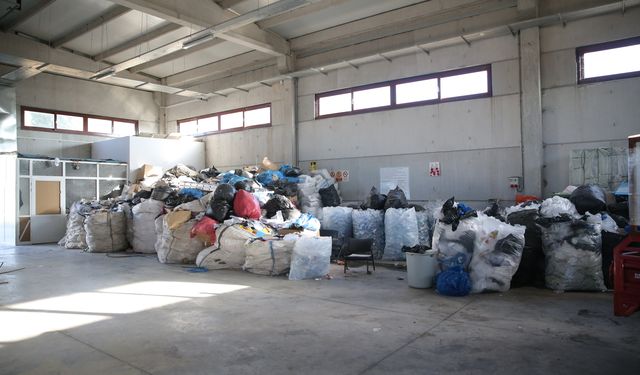 Niğde Ömer Halisdemir Üniversitesi bu yıl atıklardan 1,5 milyon lira gelir sağladı