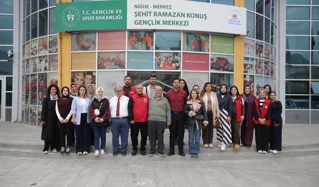 Niğde'de gazetecilere kentteki gençlik faaliyetleri hakkında bilgi verildi