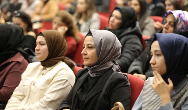 Niğde'de 'Gönül Elçileri ile Koruyucu Aile Programı' düzenlendi
