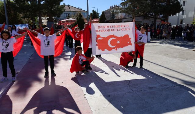 Orta'da Cumhuriyet'in 102. yılı kutlandı