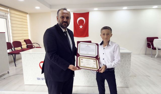 Seydişehir'de hafızlık eğitimi tamamlayanlara belgeleri verildi