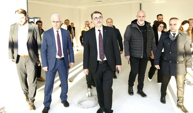 TBMM Yapay Zeka Araştırma Komisyonu Başkanı Dönmez'den ESOGÜ ziyareti