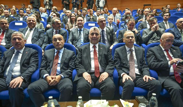 Ticaret Bakanı Ömer Bolat, eylül ayı dış ticaret verilerini açıkladı: (1)