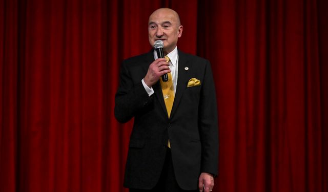 Türk Tanıtma Vakfı, Cumhuriyet'in 102. yaşını Üstün Dökmen'in müzikli anlatımıyla kutladı