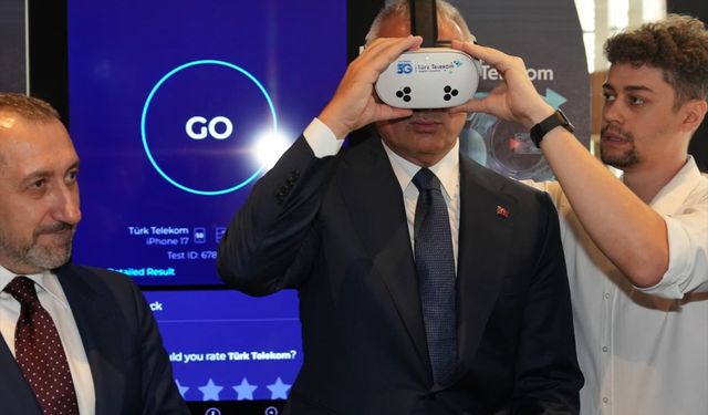 Türk Telekom'un 5G destekli VR teknolojisi AKM'de deneyimlendi