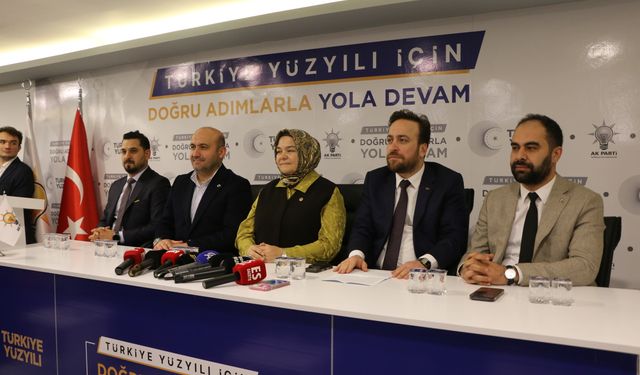 AK Parti Eskişehir Tepebaşı İlçe Başkanlığı'nda devir teslim töreni yapıldı
