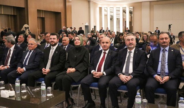 AK Parti Sosyal Politikalar Başkanlığı İç Anadolu Bölge Toplantısı Kayseri'de başladı