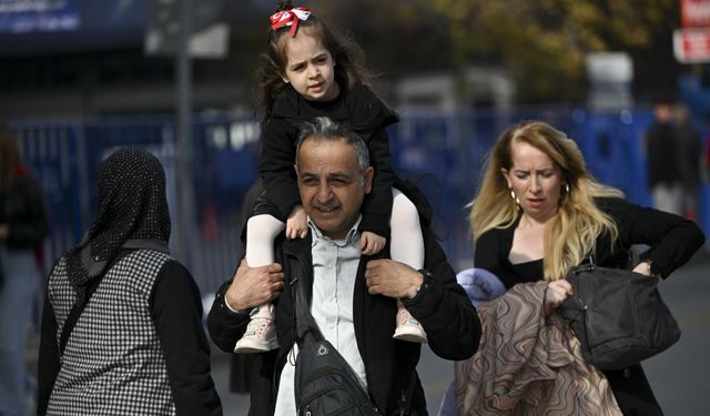 Anıtkabir'de ziyaretçi akını