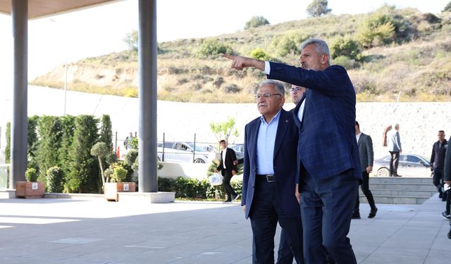 Başkan Büyükkılıç, Hatay'da ziyaretlerde bulundu