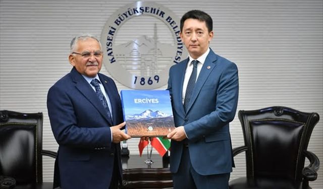 Başkan Büyükkılıç, Tataristan Cumhuriyeti Türkiye Yetkili Temsilcisi Gataullin'i ağırladı