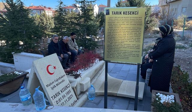 Baykar uçak mühendisi Tarık Kesekci kabri başında anıldı