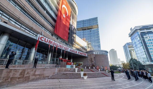 Büyük Önder Atatürk için CHP'de anma töreni düzenlendi