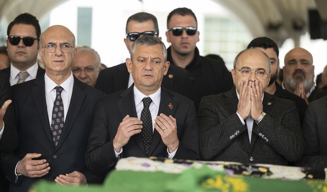 CHP Genel Başkanı Özel, 27. Dönem Milletvekili Aydoğan'ın annesinin cenaze törenine katıldı