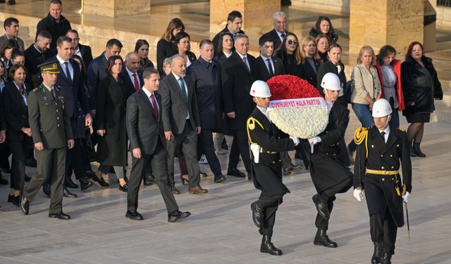 CHP heyeti Anıtkabir'i ziyaret etti