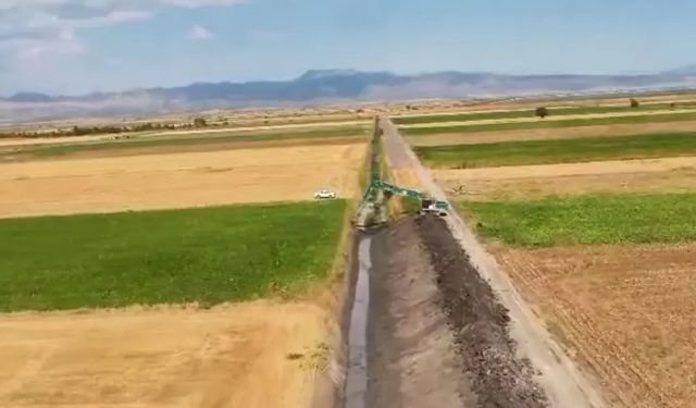 DSİ Seydişehir'de drenaj kanallarını temizledi