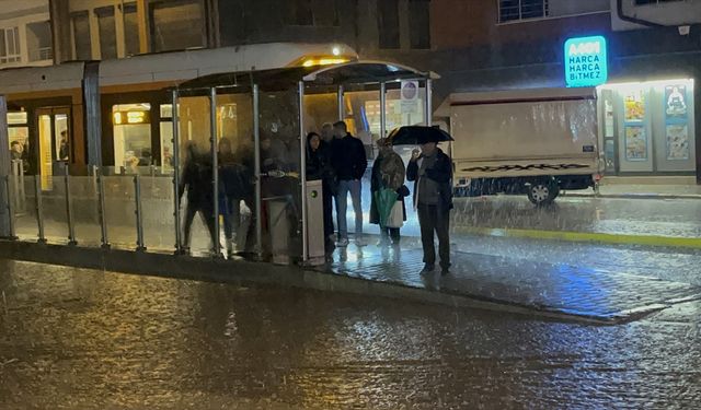 Eskişehir'de sağanak etkili oldu