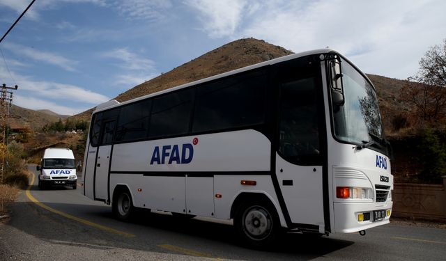 İnsan hayatı için koşturan AFAD, bu sefer öğrencilerin isteği için ter döktü