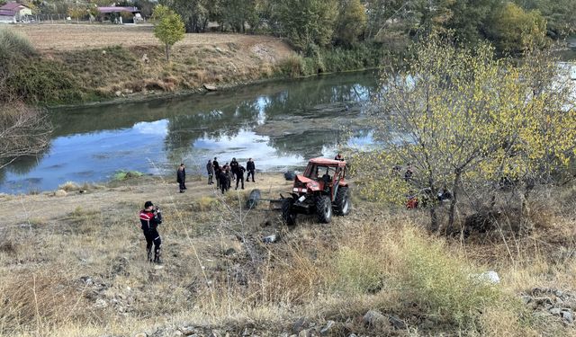 Kırıkkale'de uçuruma devrilen traktörün sürücüsü öldü