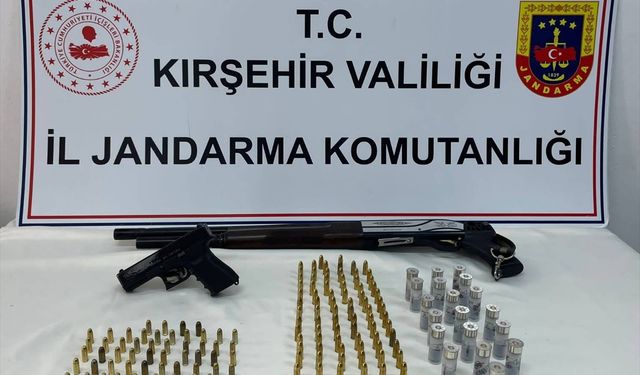 Kırşehir'de ruhsatsız av tüfeği, tabanca ve 159 fişek ele geçirildi