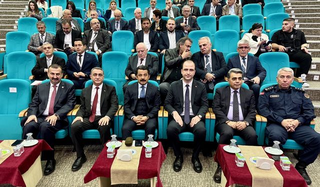 Kırşehir'de 'Uluslararası Anadolu'da Türk Yazı Dilinin Öncüleri ve Aşık Paşa Sempozyumu' başladı