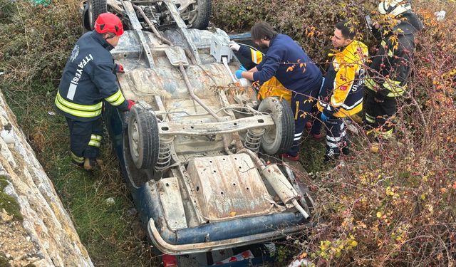 Konya'da şarampole devrilen otomobilin sürücüsü öldü
