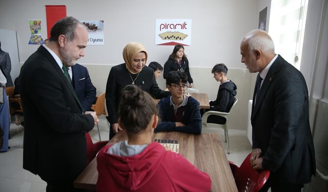 Niğde'de şehitlerin isimleri okulda açılan zeka oyunları ve etüt sınıflarına verildi