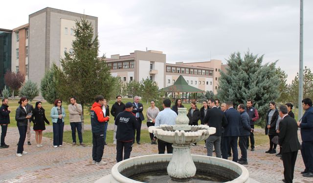 NNYÜ'de deprem ve yangın tahliye tatbikatı yapıldı